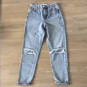 Topshop Jeans Mom High
Rise Denim Distressed Straight leg